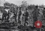 Immagine di Ispezione dell'equipaggiamento Prata Italia, 1944, secondo 20 filmato di repertorio 65675029156