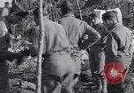Immagine di Ispezione dell'equipaggiamento Prata Italia, 1944, secondo 29 filmato di repertorio 65675029156