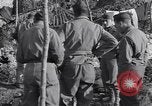 Immagine di Ispezione dell'equipaggiamento Prata Italia, 1944, secondo 30 filmato di repertorio 65675029156