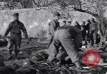 Immagine di Ispezione dell'equipaggiamento Prata Italia, 1944, secondo 44 filmato di repertorio 65675029156