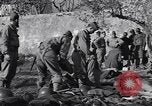 Immagine di Ispezione dell'equipaggiamento Prata Italia, 1944, secondo 47 filmato di repertorio 65675029156