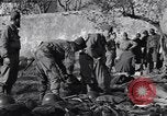 Immagine di Ispezione dell'equipaggiamento Prata Italia, 1944, secondo 48 filmato di repertorio 65675029156