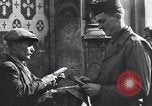Immagine di Venditori ambulanti Frattamaggiore Italia, 1944, secondo 20 filmato di repertorio 65675029157