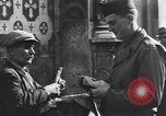 Immagine di Venditori ambulanti Frattamaggiore Italia, 1944, secondo 25 filmato di repertorio 65675029157