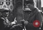 Immagine di Venditori ambulanti Frattamaggiore Italia, 1944, secondo 26 filmato di repertorio 65675029157