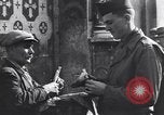 Immagine di Venditori ambulanti Frattamaggiore Italia, 1944, secondo 27 filmato di repertorio 65675029157