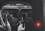 Immagine di Battendo la coltura della canapa Frattamaggiore Italia, 1944, secondo 8 filmato di repertorio 65675029158