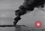 Image burning American vidage d'alimentation d'huile Purata Bougainville Papouasie Nouvelle Guinée, 1943, de la seconde 7 séquences d'archives historiques vidéo 65675029164