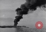 Image burning American vidage d'alimentation d'huile Purata Bougainville Papouasie Nouvelle Guinée, 1943, de la seconde 15 séquences d'archives historiques vidéo 65675029164