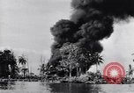 Image burning American vidage d'alimentation d'huile Purata Bougainville Papouasie Nouvelle Guinée, 1943, de la seconde 27 séquences d'archives historiques vidéo 65675029164