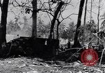 Image burning American vidage d'alimentation d'huile Purata Bougainville Papouasie Nouvelle Guinée, 1943, de la seconde 50 séquences d'archives historiques vidéo 65675029164