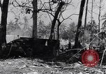 Image burning American vidage d'alimentation d'huile Purata Bougainville Papouasie Nouvelle Guinée, 1943, de la seconde 51 séquences d'archives historiques vidéo 65675029164