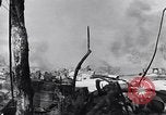 Image burning American vidage d'alimentation d'huile Purata Bougainville Papouasie Nouvelle Guinée, 1943, de la seconde 59 séquences d'archives historiques vidéo 65675029164