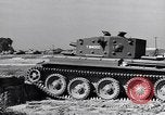 Standbild tank Vergleichstests Zweiten Weltkrieg Aberdeen Maryland USA, 1944, aus Sekunde 41 historischem Filmmaterial Videoclip 65675029165