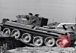 Standbild tank Vergleichstests Zweiten Weltkrieg Aberdeen Maryland USA, 1944, aus Sekunde 44 historischem Filmmaterial Videoclip 65675029165