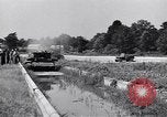 Standbild tank Vergleich Tests Aberdeen Maryland USA, 1944, aus Sekunde 55 historischem Filmmaterial Videoclip 65675029166