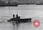 Immagine di Escort italiana di navi e Corvette Italia, 1943, secondo 25 filmato di repertorio 65675029169