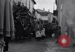 Immagine di Il corteo funebre Alife Italia, 1943, secondo 9 filmato di repertorio 65675029174
