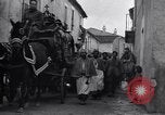 Immagine di Il corteo funebre Alife Italia, 1943, secondo 12 filmato di repertorio 65675029174
