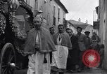 Immagine di Il corteo funebre Alife Italia, 1943, secondo 19 filmato di repertorio 65675029174
