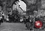 Immagine di Il corteo funebre Alife Italia, 1943, secondo 25 filmato di repertorio 65675029174