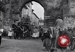 Immagine di Il corteo funebre Alife Italia, 1943, secondo 26 filmato di repertorio 65675029174