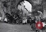 Immagine di Il corteo funebre Alife Italia, 1943, secondo 29 filmato di repertorio 65675029174