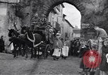 Immagine di Il corteo funebre Alife Italia, 1943, secondo 31 filmato di repertorio 65675029174
