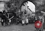 Immagine di Il corteo funebre Alife Italia, 1943, secondo 33 filmato di repertorio 65675029174