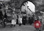 Immagine di Il corteo funebre Alife Italia, 1943, secondo 37 filmato di repertorio 65675029174