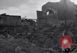 Standbild Chor Prozession Alife Italien, 1943, aus Sekunde 41 historischem Filmmaterial Videoclip 65675029175