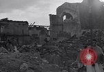 Standbild Chor Prozession Alife Italien, 1943, aus Sekunde 42 historischem Filmmaterial Videoclip 65675029175