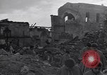 Standbild Chor Prozession Alife Italien, 1943, aus Sekunde 47 historischem Filmmaterial Videoclip 65675029175