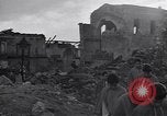Standbild Chor Prozession Alife Italien, 1943, aus Sekunde 52 historischem Filmmaterial Videoclip 65675029175
