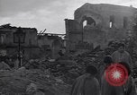 Standbild Chor Prozession Alife Italien, 1943, aus Sekunde 53 historischem Filmmaterial Videoclip 65675029175