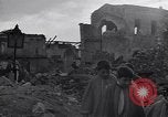 Standbild Chor Prozession Alife Italien, 1943, aus Sekunde 56 historischem Filmmaterial Videoclip 65675029175