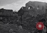 Standbild Chor Prozession Alife Italien, 1943, aus Sekunde 62 historischem Filmmaterial Videoclip 65675029175
