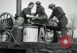 Standbild 102 amerikanische Infanterie Köche Vailly Frankreich, 1918, aus Sekunde 19 historischem Filmmaterial Videoclip 65675029176
