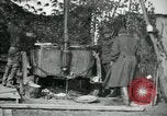 Standbild 102 amerikanische Infanterie Köche Vailly Frankreich, 1918, aus Sekunde 44 historischem Filmmaterial Videoclip 65675029176