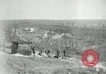 Standbild shell-pocked Landschaft Chamin des Dames Frankreich, 1918, aus Sekunde 21 historischem Filmmaterial Videoclip 65675029177
