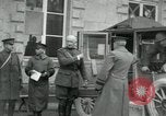 Standbild American General Pershing Couvrelles Frankreich, 1918, aus Sekunde 13 historischem Filmmaterial Videoclip 65675029182