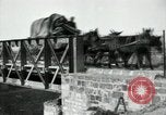 Standbild Fracht entladen Vailly Frankreich, 1918, aus Sekunde 5 historischem Filmmaterial Videoclip 65675029183