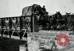 Standbild Fracht entladen Vailly Frankreich, 1918, aus Sekunde 6 historischem Filmmaterial Videoclip 65675029183