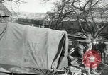 Standbild Fracht entladen Vailly Frankreich, 1918, aus Sekunde 16 historischem Filmmaterial Videoclip 65675029183