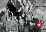 Standbild Fracht entladen Vailly Frankreich, 1918, aus Sekunde 26 historischem Filmmaterial Videoclip 65675029183