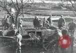 Standbild Fracht entladen Vailly Frankreich, 1918, aus Sekunde 58 historischem Filmmaterial Videoclip 65675029183