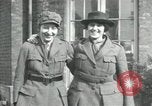 Immagine di Militare francese le donne Francia, 1918, secondo 15 filmato di repertorio 65675029184
