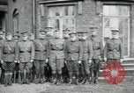Immagine di Il francese ufficiali militari Francia, 1918, secondo 18 filmato di repertorio 65675029185