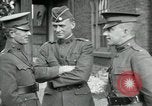 Immagine di Il francese ufficiali militari Francia, 1918, secondo 23 filmato di repertorio 65675029185
