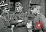 Immagine di Il francese ufficiali militari Francia, 1918, secondo 26 filmato di repertorio 65675029185